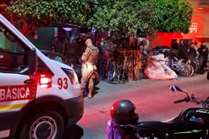 Balean a joven recolector afuera de su casa en colonia Lindavista, Michoacán

Balean a joven recolector afuera de su casa en colonia Lindavista, Guanajuato