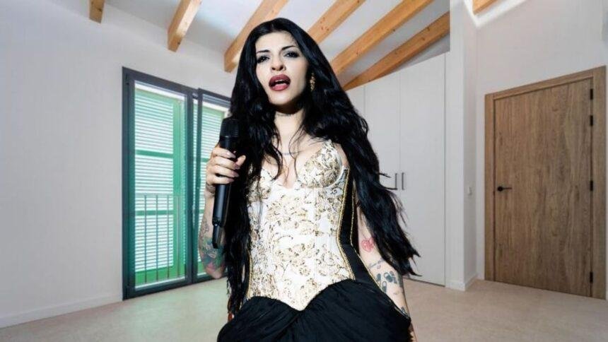 Cazzu estrena casa y la mostró en Navidad con Inti