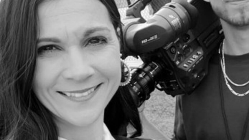 Christina Chambers, reportera reconocida, es hallada sin vida en circunstancias trágicas