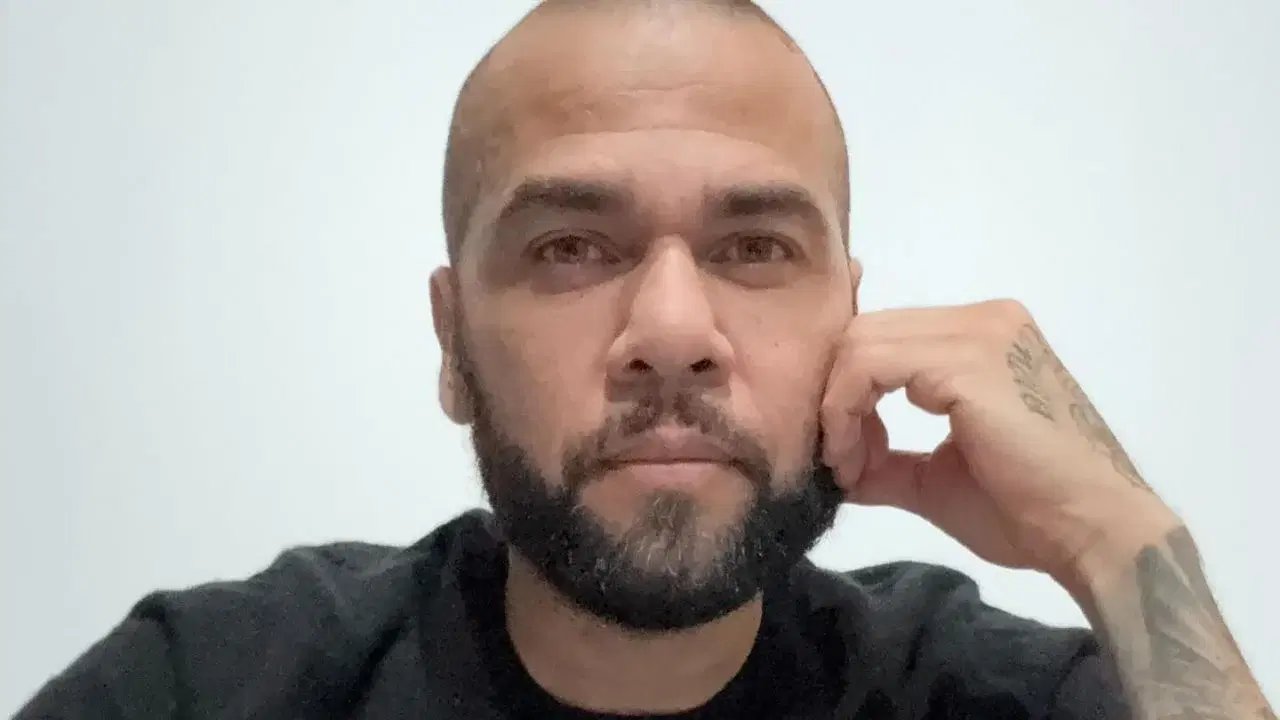 dani alves invierte en club portugues de tercera division y