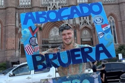 delantero argentino se convierte en abogado destacado como el unico