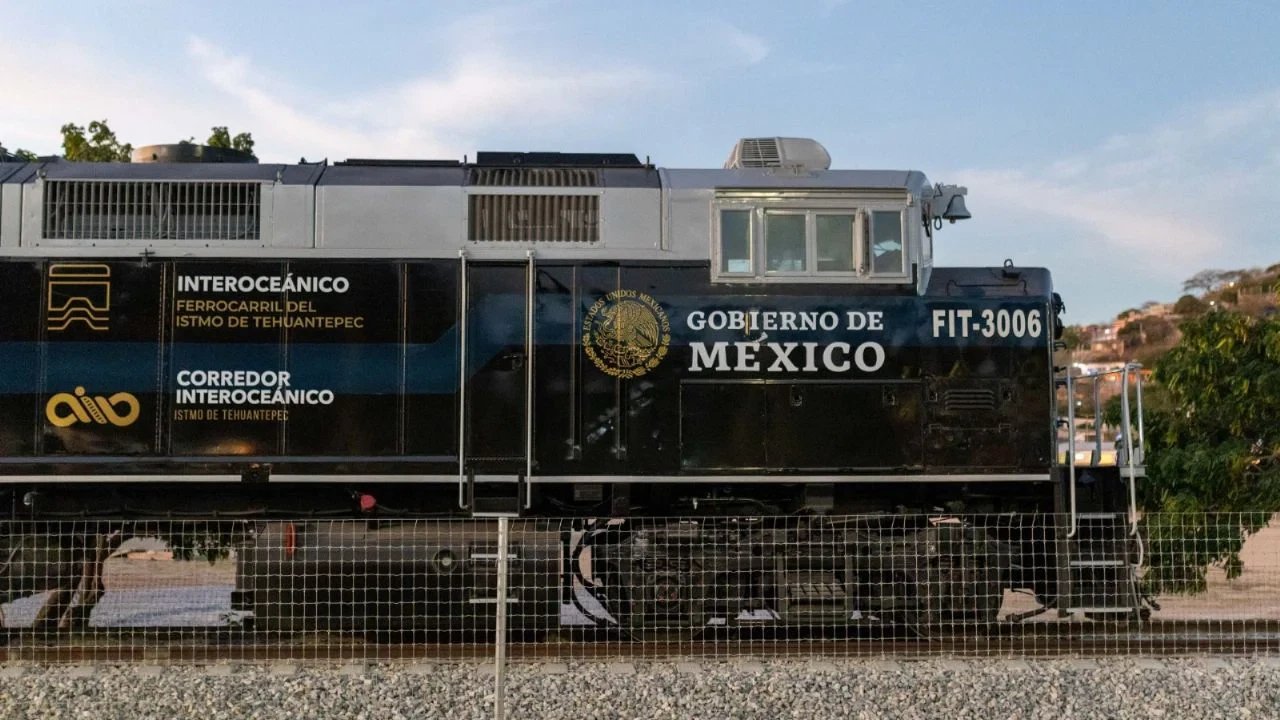 Descarrilamiento del Tren Interoceánico en Nizanda, Oaxaca provoca movilización de autoridades