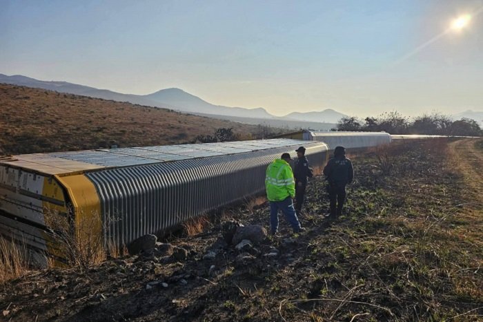 Descarrilan varios vagones de tren en San Juan Yurécuaro, Michoacán