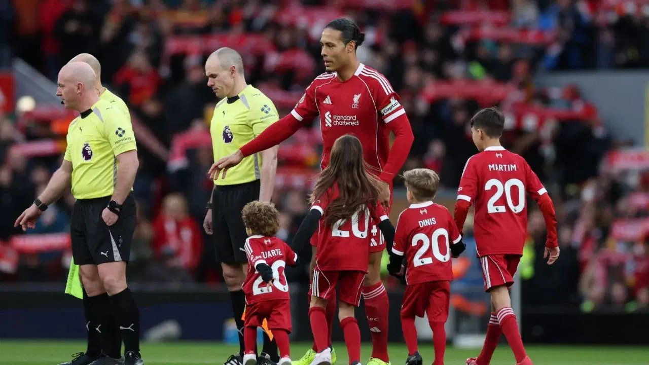 Diogo Jota: hijos salen con Liverpool en homenaje ante Wolverhampton