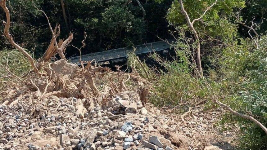 Embajador de EU lamenta al menos 13 muertes por descarrilamiento en México