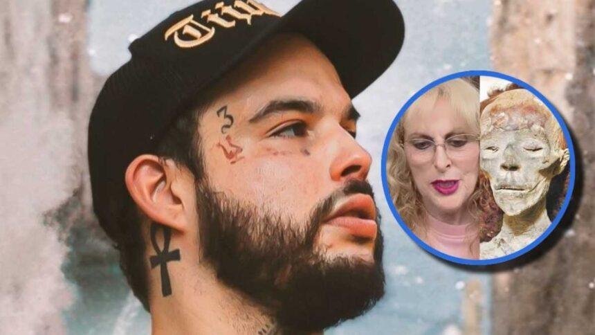 Emiliano Aguilar publica foto con momia de Marcela Rubiales