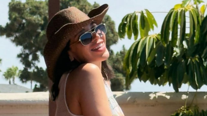 Emma Coronel comparte look para celebrar Año Nuevo