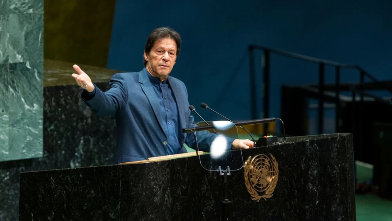 ex primer ministro de pakistan y su esposa reciben 17