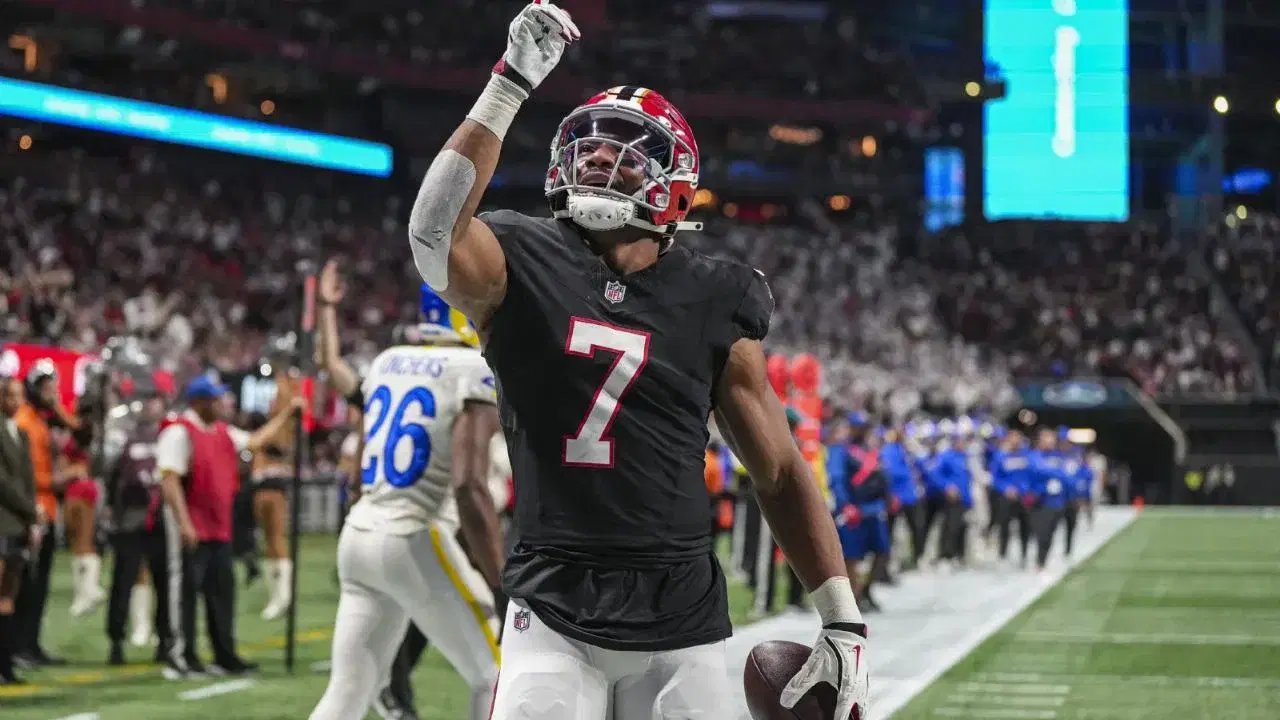 Falcons sorprenden a los Rams y ganan en Monday Night Football