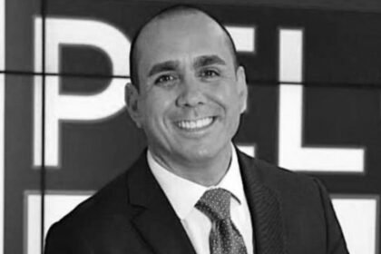 Fallece conductor de televisión a los 49 años tras diagnóstico de enfermedad rara