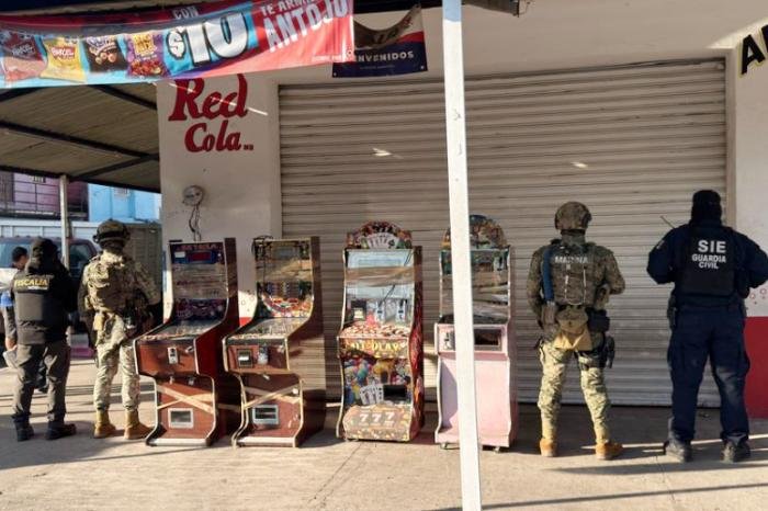 FGE asegura 183 tragamonedas en Lázaro Cárdenas, Michoacán por extorsión y salud