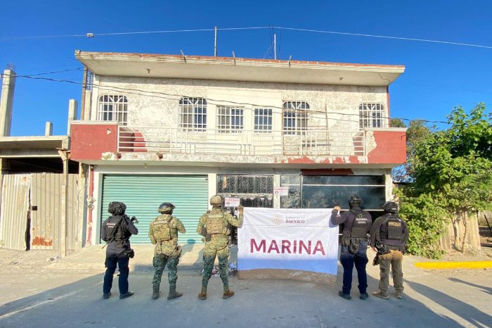 FGE asegura narcóticos, equipo de videovigilancia y motocicleta en Lázaro Cárdenas, Michoacán