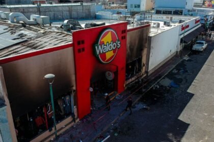 fiscalia de sonora encuentra documentos falsos relacionados con la tienda