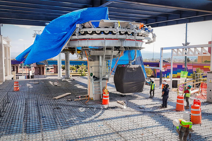 gladyz butanda informa que el avance de la obra del