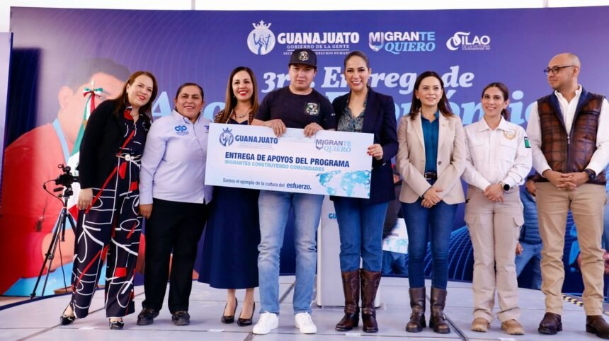 gobernadora libia dennise entrega apoyos economicos a personas migrantes en