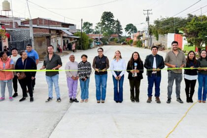 Gobierno municipal de Ario inaugura pavimentación integral en calle Benigno Serrato