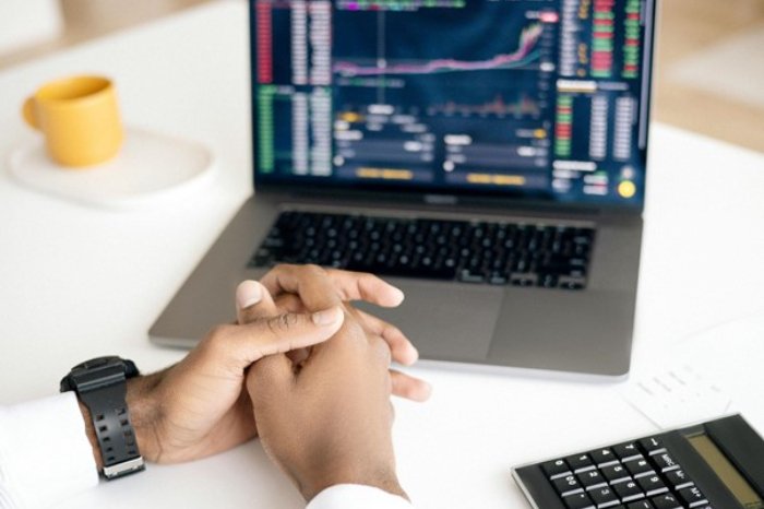 herramientas de backtesting para evaluar estrategias utilizando indicadores