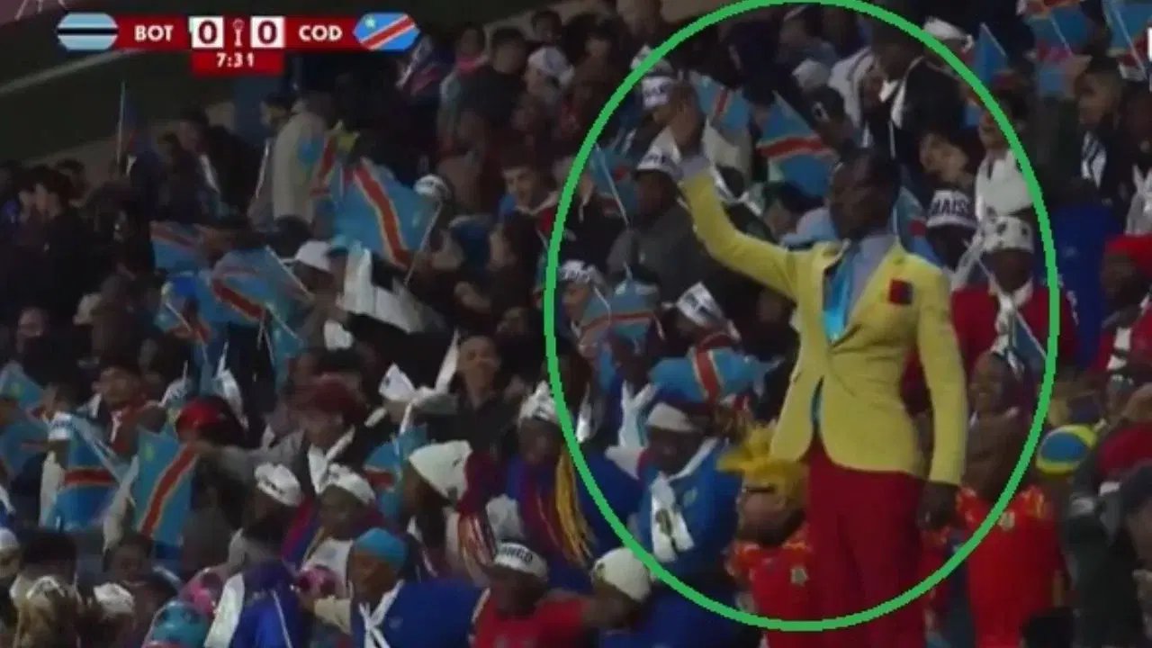Hincha congoleño permanece inmóvil 90 minutos en la Copa Africana