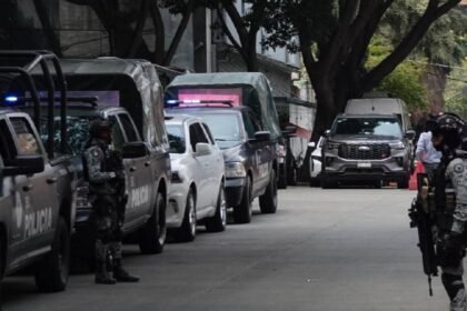 Hombre asesinado a tiros en Venustiano Carranza, CDMX; dos detenidos