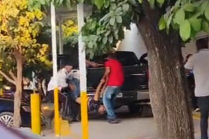 Hombre asesinado y mujer herida tras intento de secuestro en Apatzingán