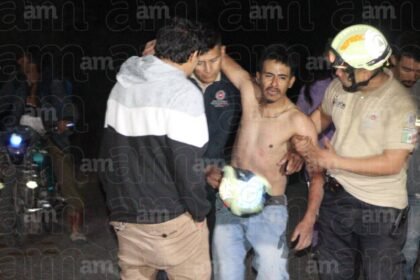 hombre logra sobrevivir tras caer de un cerro