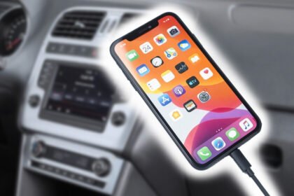 Impacto de mantener el teléfono conectado en el coche en la vida útil de la batería
