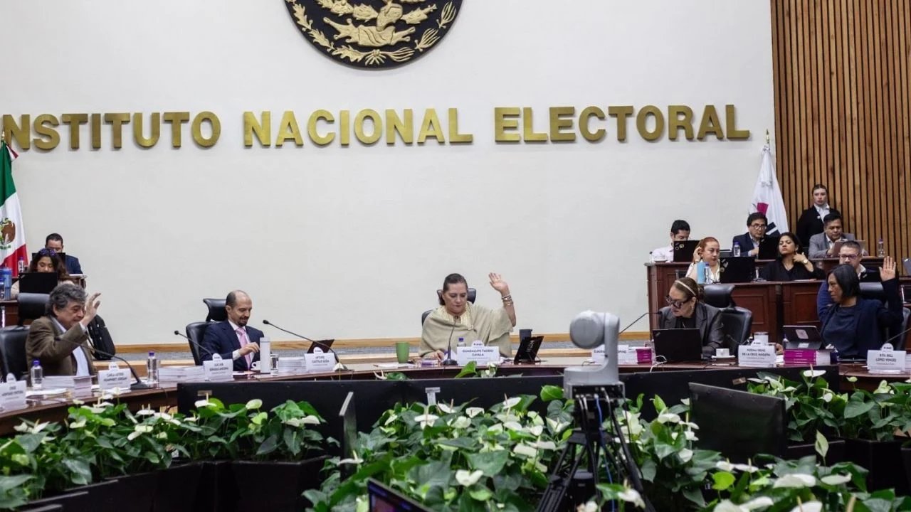 ine aprueba prueba piloto de voto electronico para elecciones de