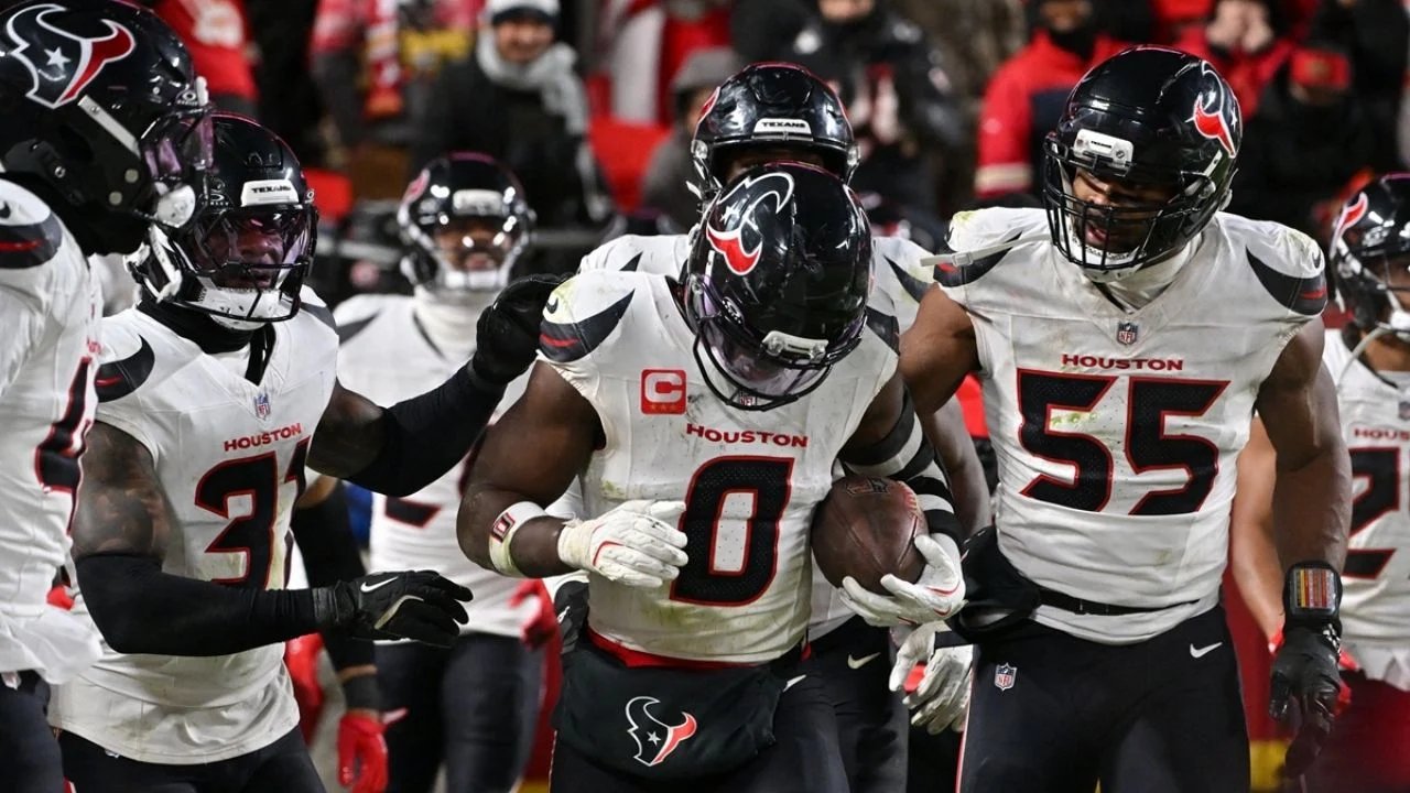 javier loya dueno minoritario de los texans es suspendido por