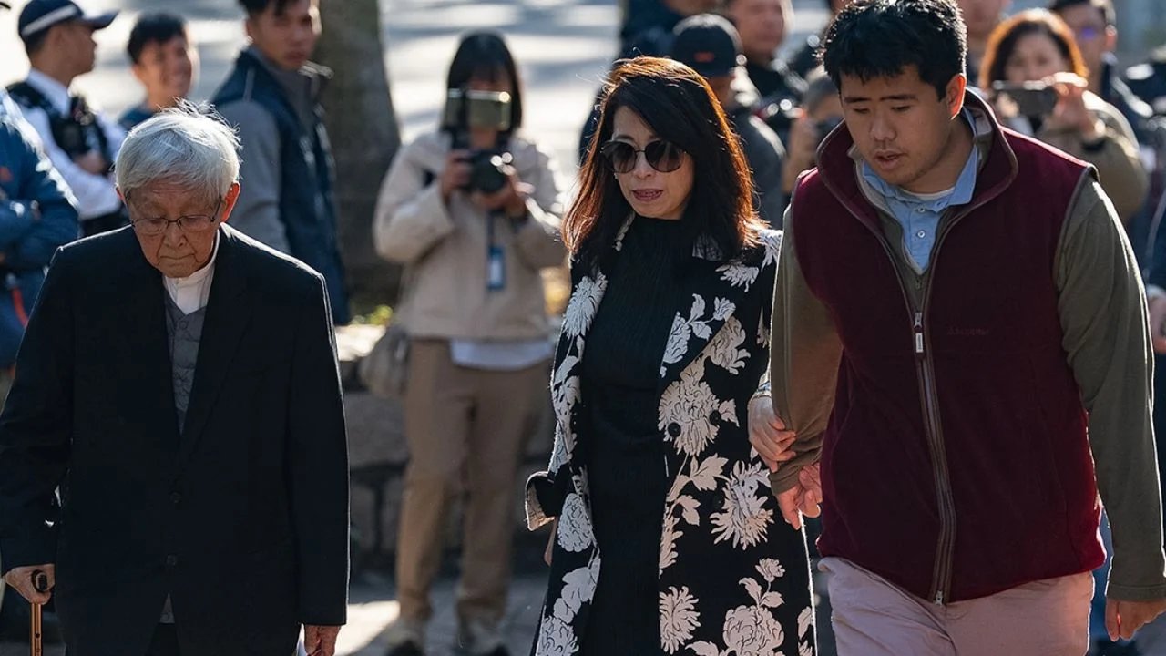 jimmy lai exmagnate critico de hong kong se enfrenta a