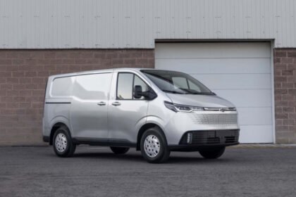 La van eléctrica de GM ofrece 302 km de autonomía y 1.4 toneladas de capacidad de carga