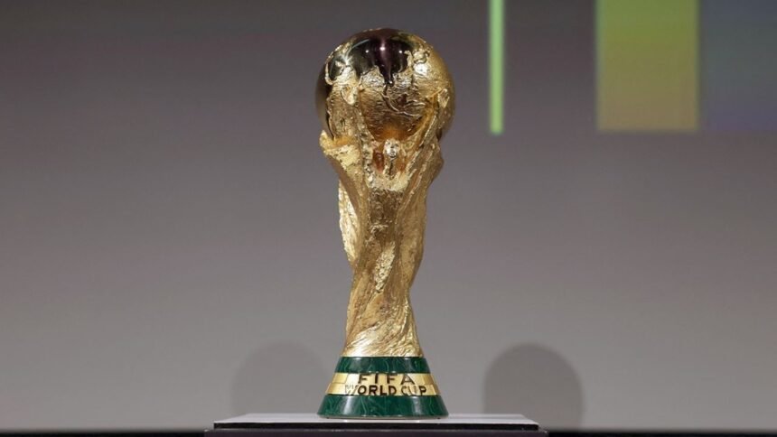 lego lanza replica a tamano real del trofeo de la