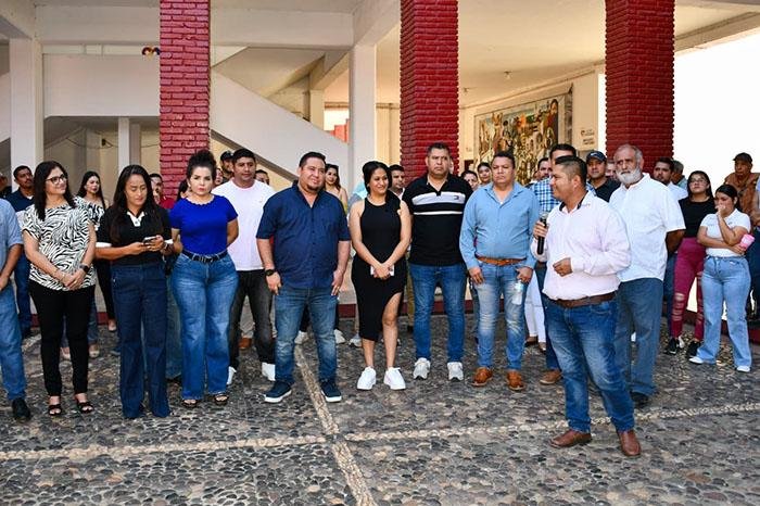 Manuel Esquivel Bejarano cumple pago de prestaciones en Michoacán y Guanajuato