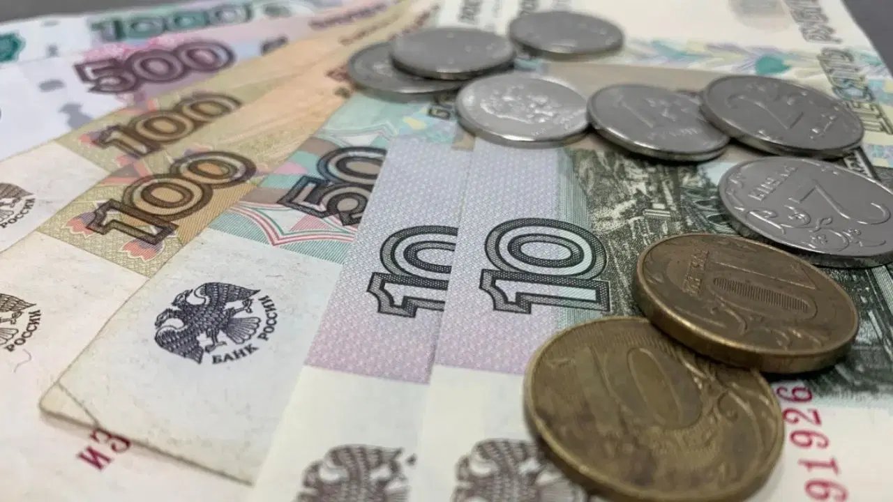 Moscú: Gobierno prevé estancamiento económico hasta 2027 y crecimiento del 1%