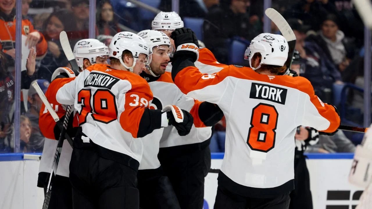 narrador de hockey sobre hielo suspendido por comentario vulgar durante