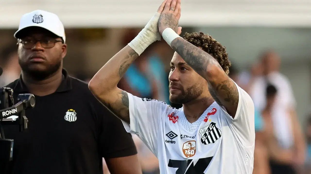 Neymar renueva contrato con Santos hasta diciembre de 2026