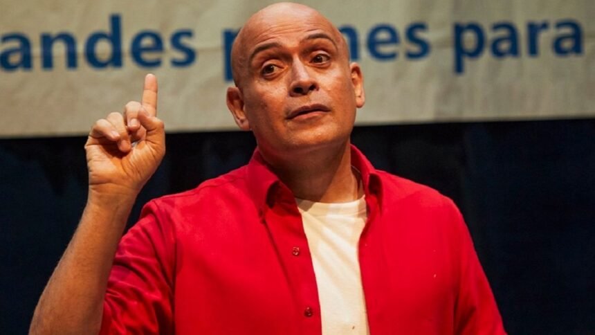 Odín Dupeyrón conmemora 20 años de “¡A vivir!” en el Teatro Metropólitan
