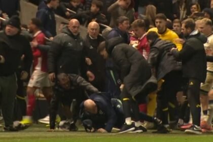 partido de segunda division del futbol ingles concluye en violenta