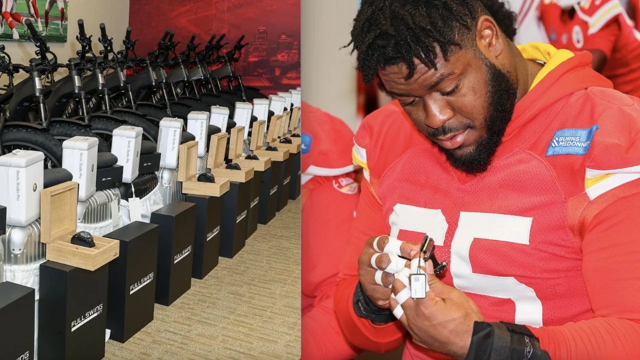 patrick mahomes entrega regalos de navidad a sus companeros de