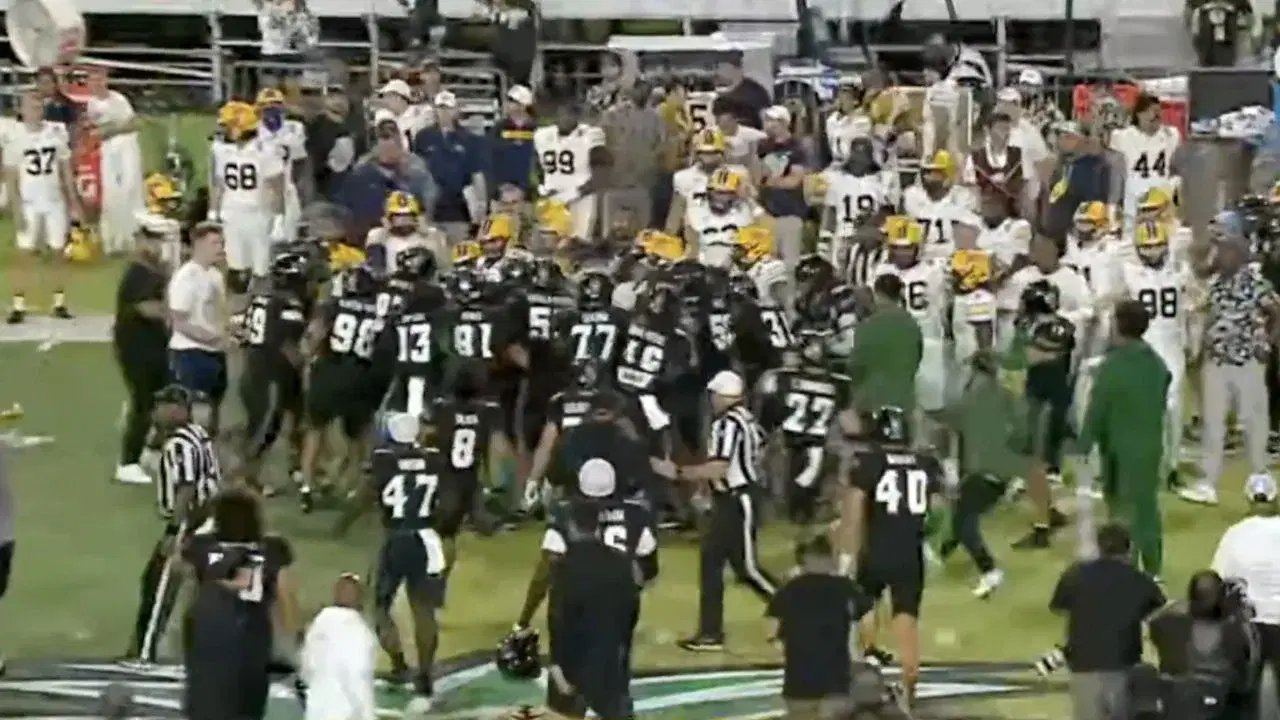 Pelea tras remontada de 21 puntos de Hawaii en fútbol americano colegial