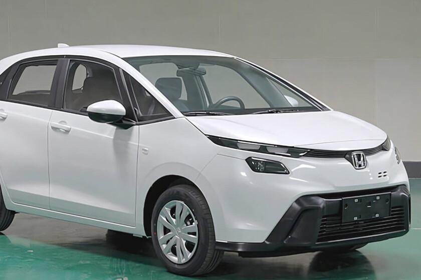 Pequeño hatchback japonés reestilizado: cambios técnicos y llegada a México incierta