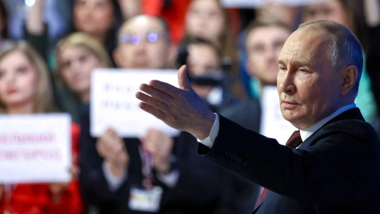 putin respalda la demanda de trump contra la bbc por