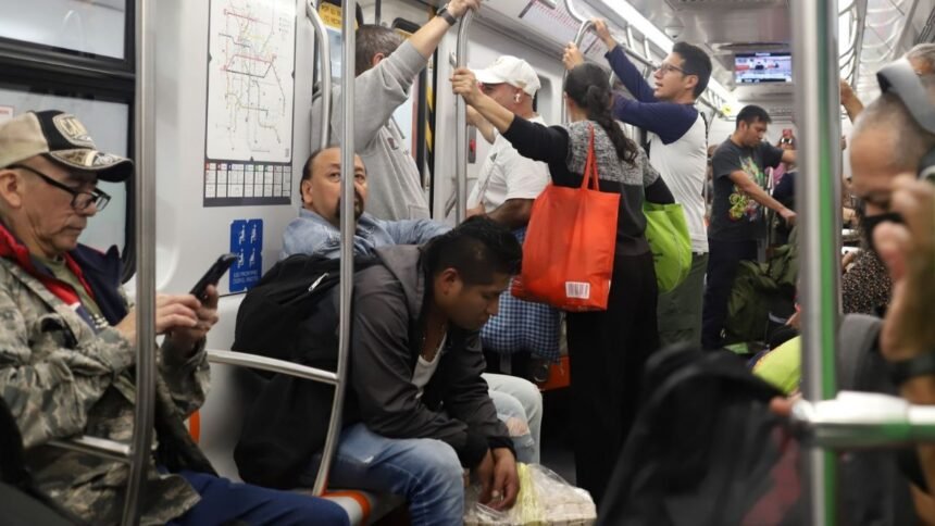 reanudacion del servicio en la linea a del metro tras