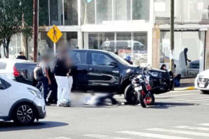 reporte de accidente entre moto y camioneta en calzada ventura