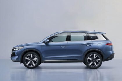 Rinde 71 km en modo eléctrico y destaca por su bajo costo