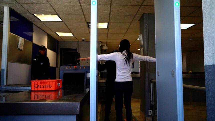 Secretaría de Seguridad y Paz impide ingreso de objetos prohibidos a CEPRERESOS