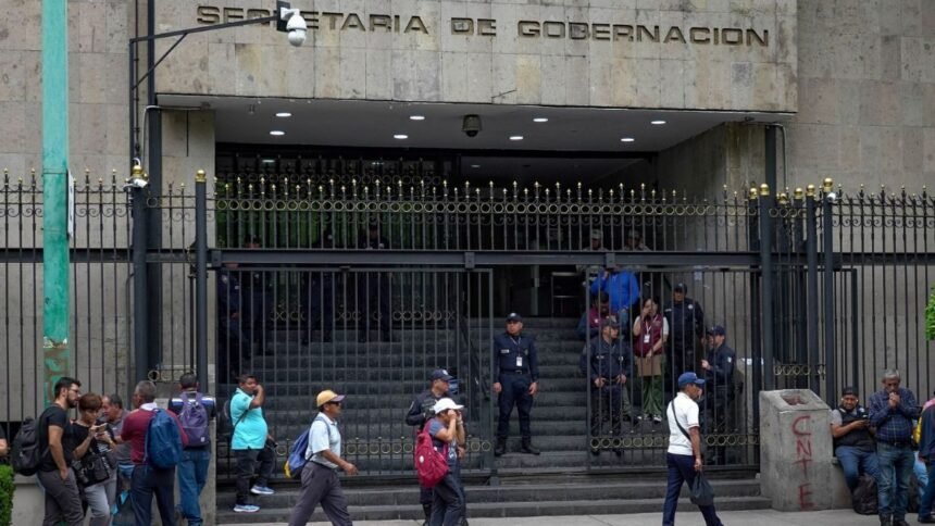 segob solicita la separacion del juez que otorgo suspension a