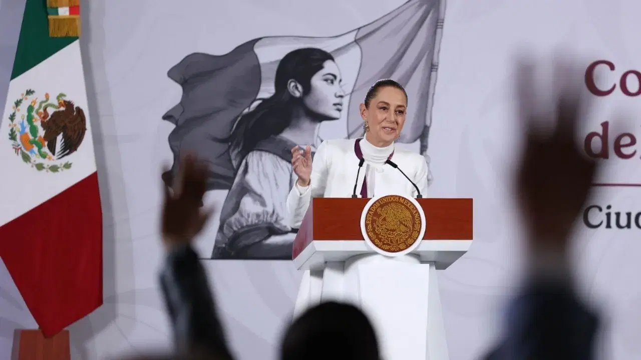 sheinbaum afirma haber decidido parar el tren tras irrupcion de