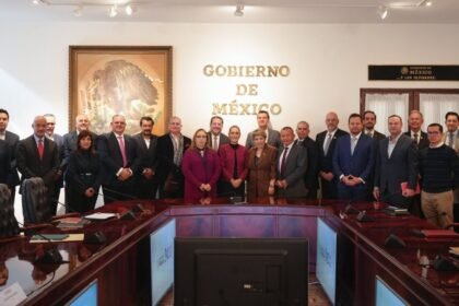 sheinbaum se reune con empresas involucradas en operaciones de carga