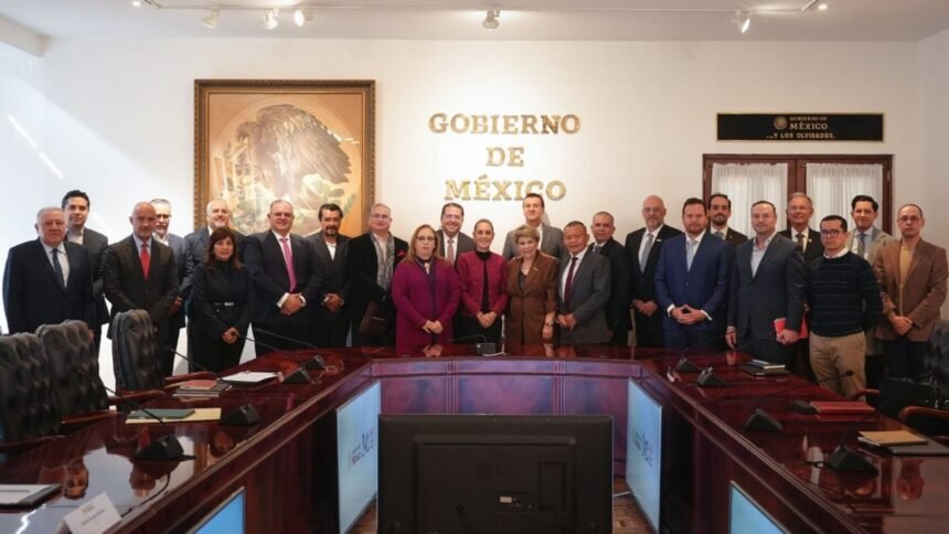 sheinbaum se reune con empresas involucradas en operaciones de carga