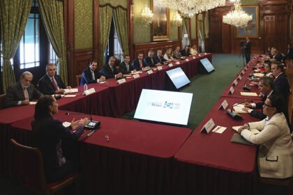 sheinbaum y empresarios establecen consejo para impulsar las inversiones en